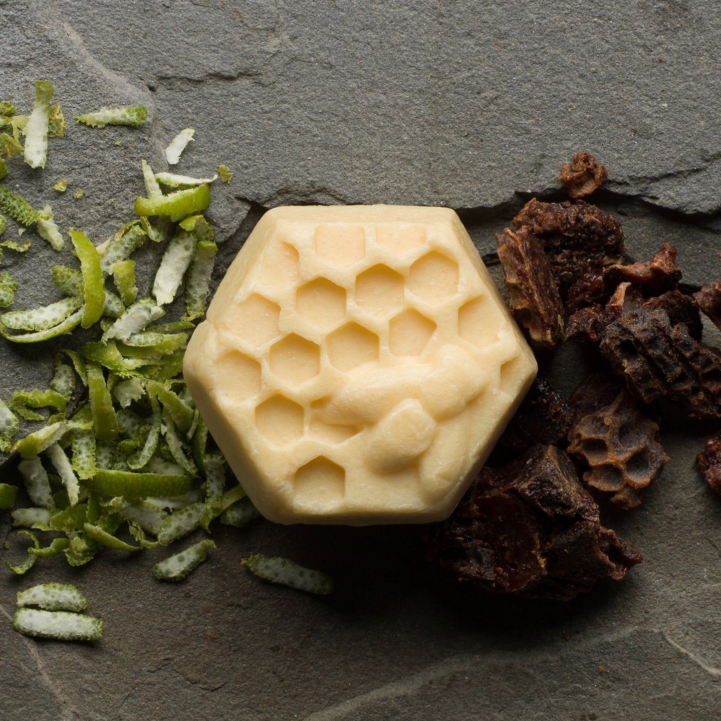 Recover Bee Shampoo with Tea Tree and Propolis